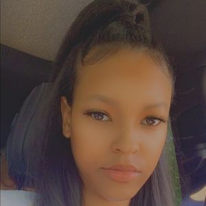 Meet your Posher, Ayanna